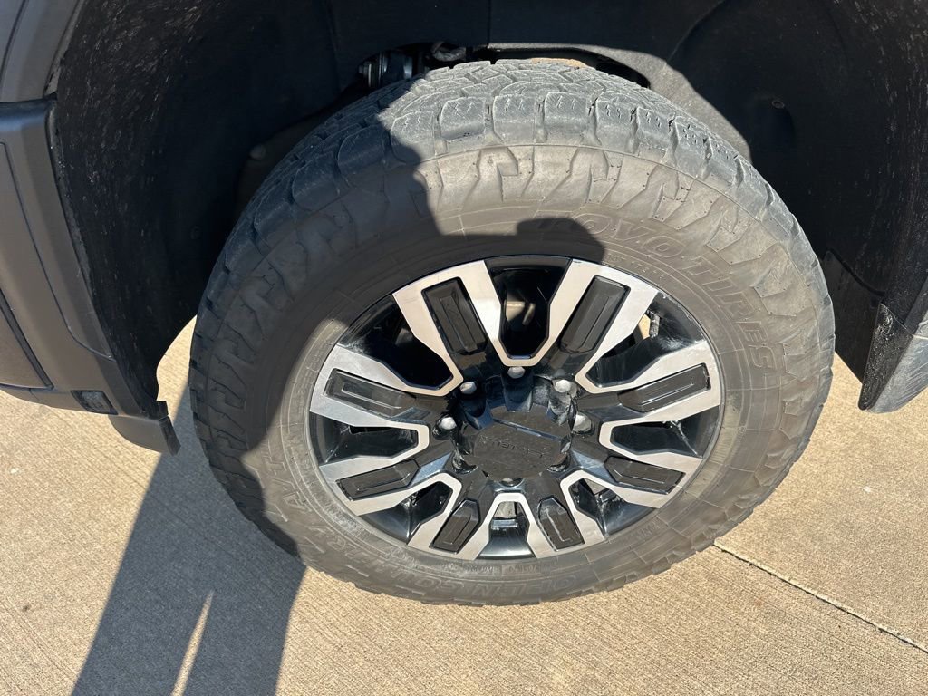 Used 2024 GMC Sierra 3500 Denali Ultimate image 9