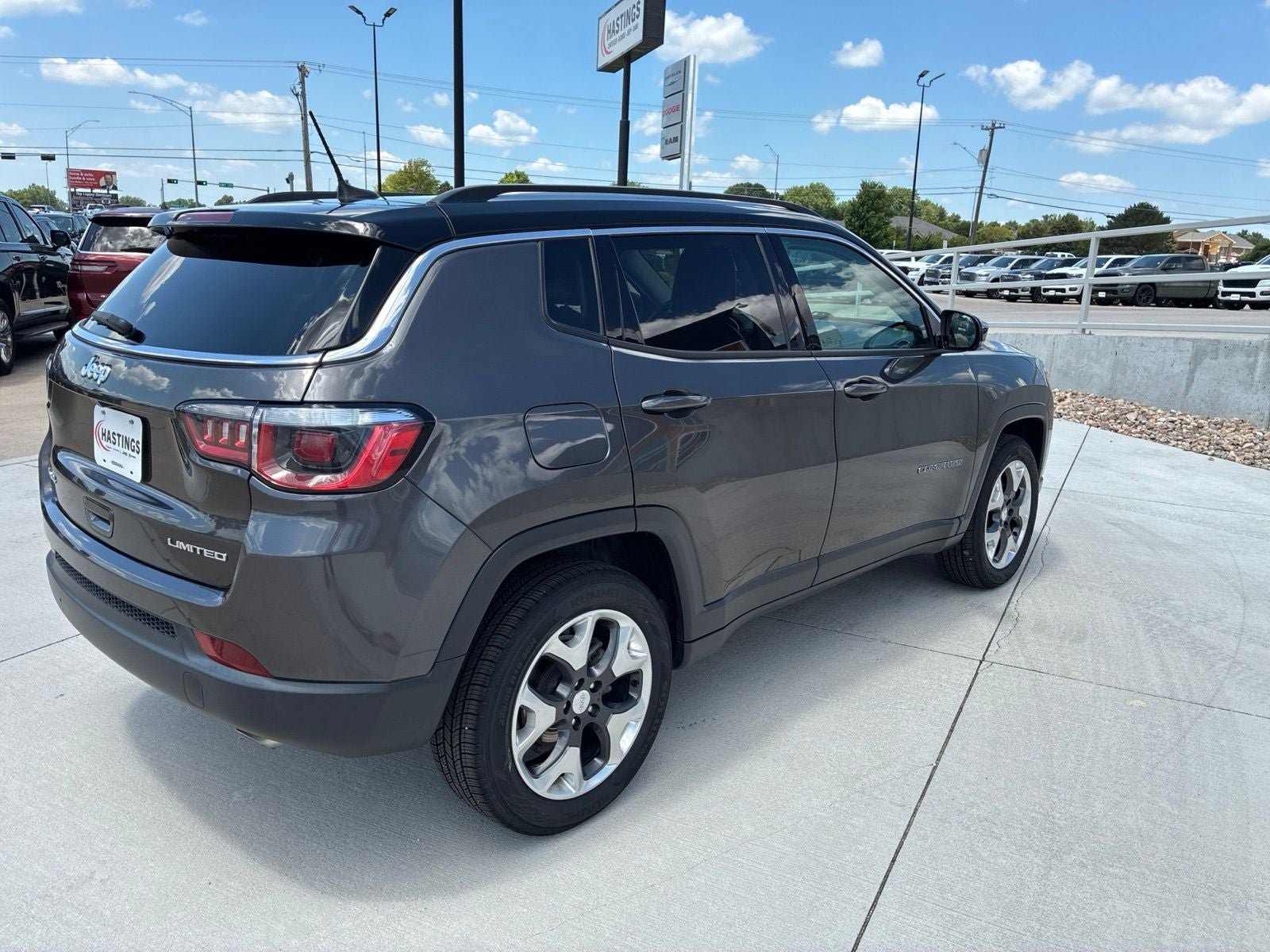 Used 2018 Jeep Compass Limited AWD/4WD image 6