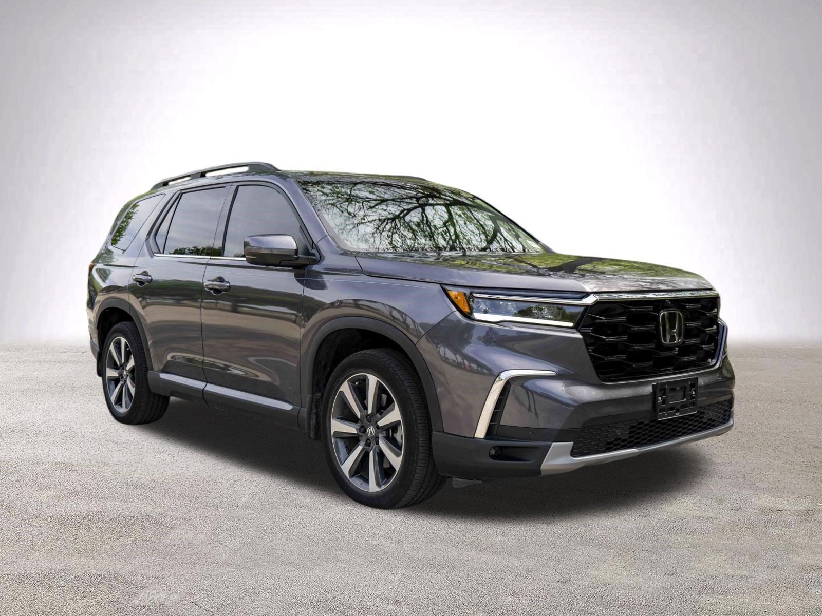 Used 2023 Honda Pilot Elite image 2