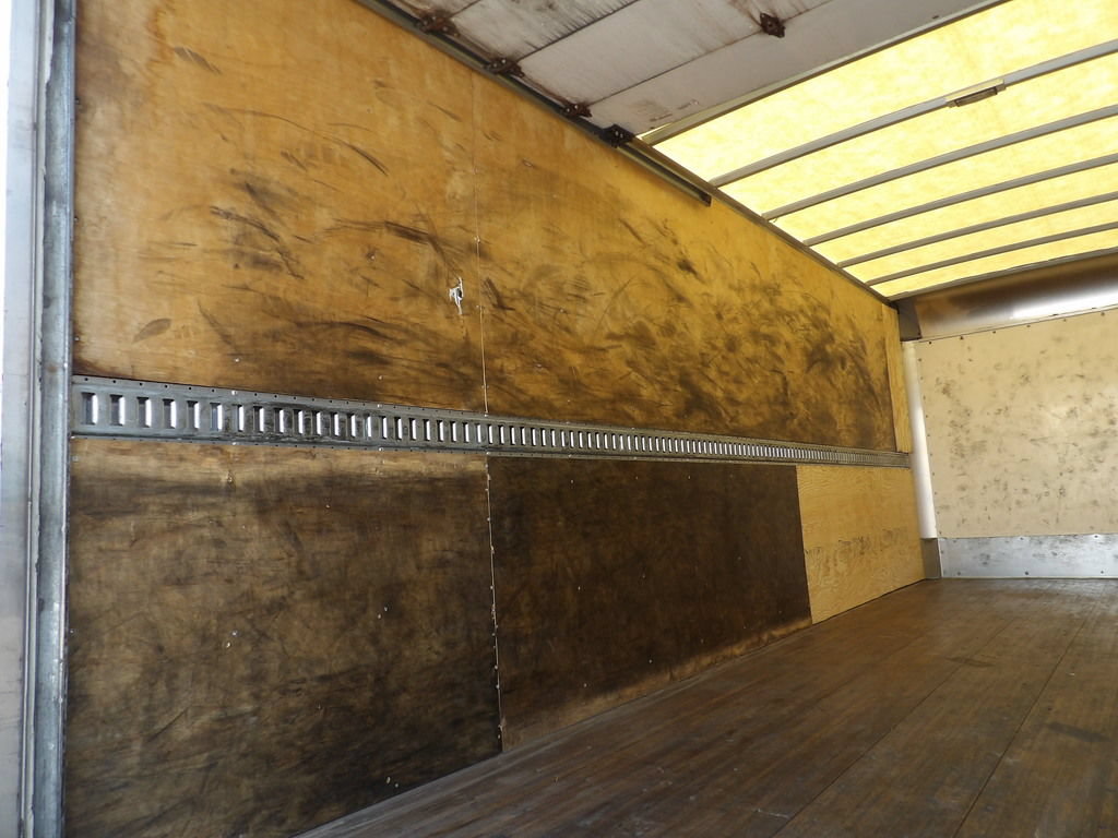 Used 2021 Isuzu NPR RWD image 34