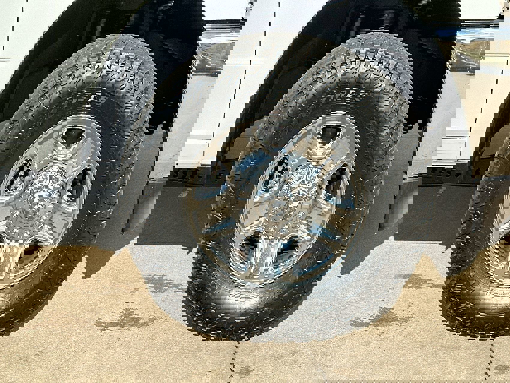 Used 2024 RAM 2500 Tradesman w/ Chrome Appearance Group image 10