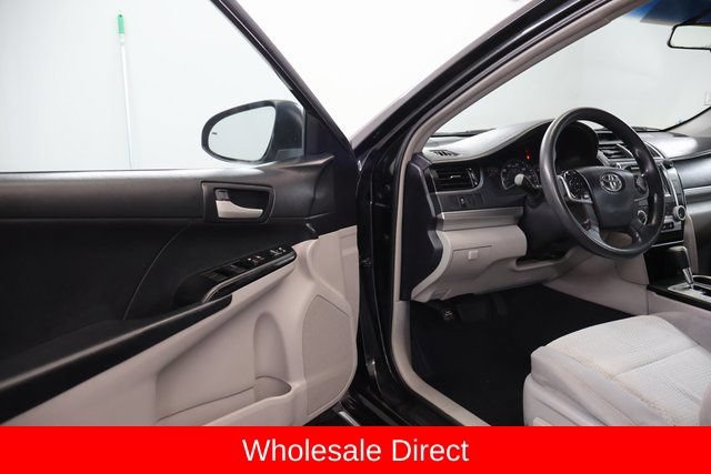 Used 2012 Toyota Camry LE FWD image 8