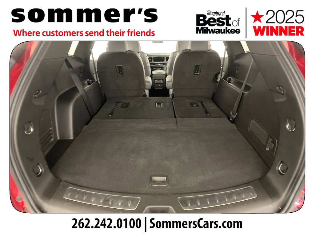 Used 2023 Buick Enclave Essence image 27