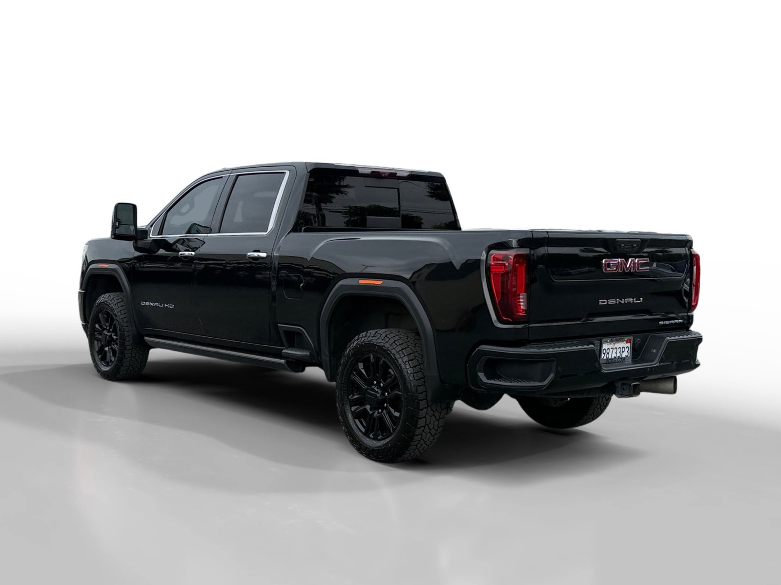 Used 2023 GMC Sierra 2500 Denali w/ Denali Black Diamond Edition AWD/4WD image 3