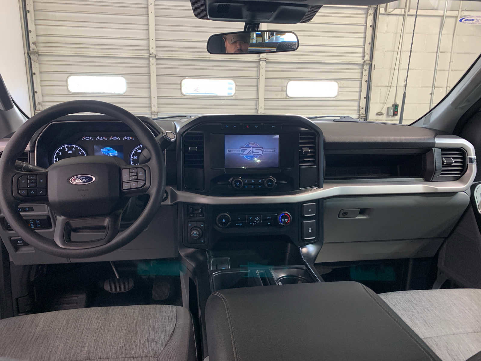 Used 2023 Ford F150 XL w/ Trailer Tow Package image 4