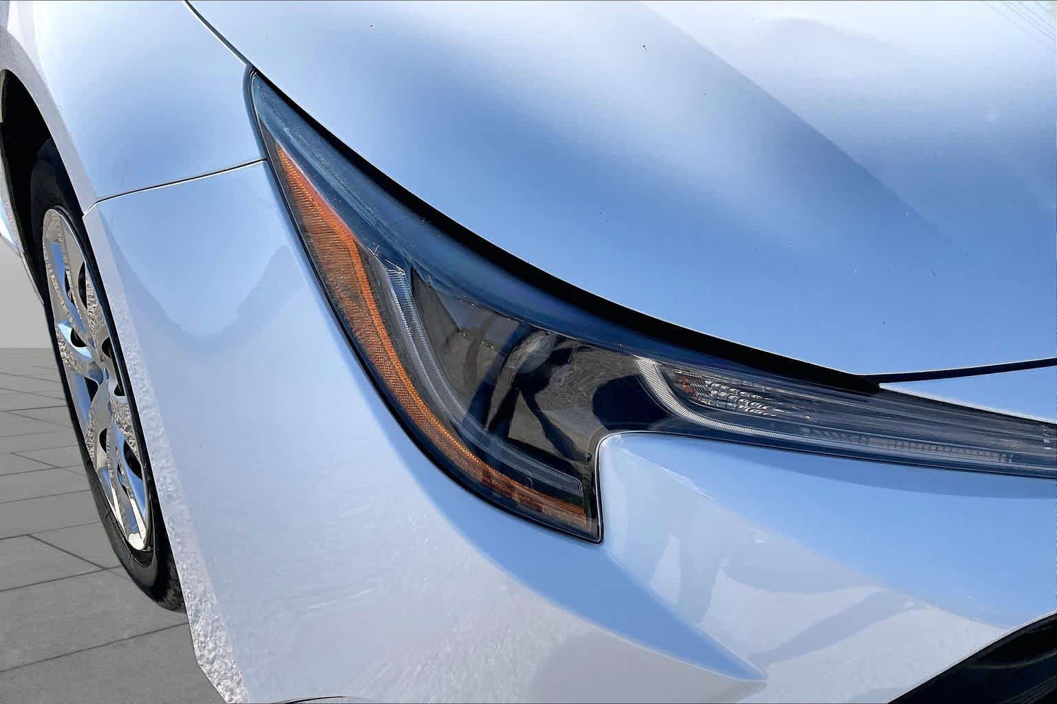 Used 2025 Toyota Corolla LE FWD image 27