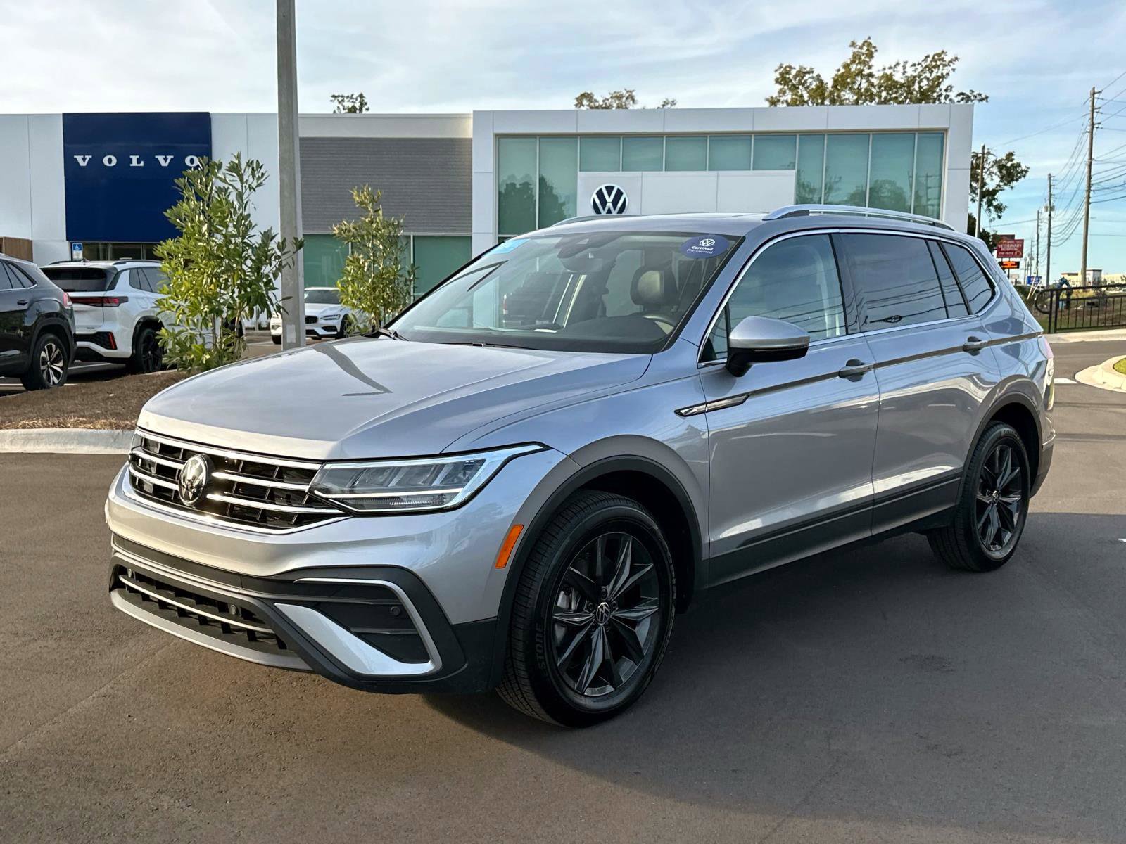 Certified 2024 Volkswagen Tiguan SE