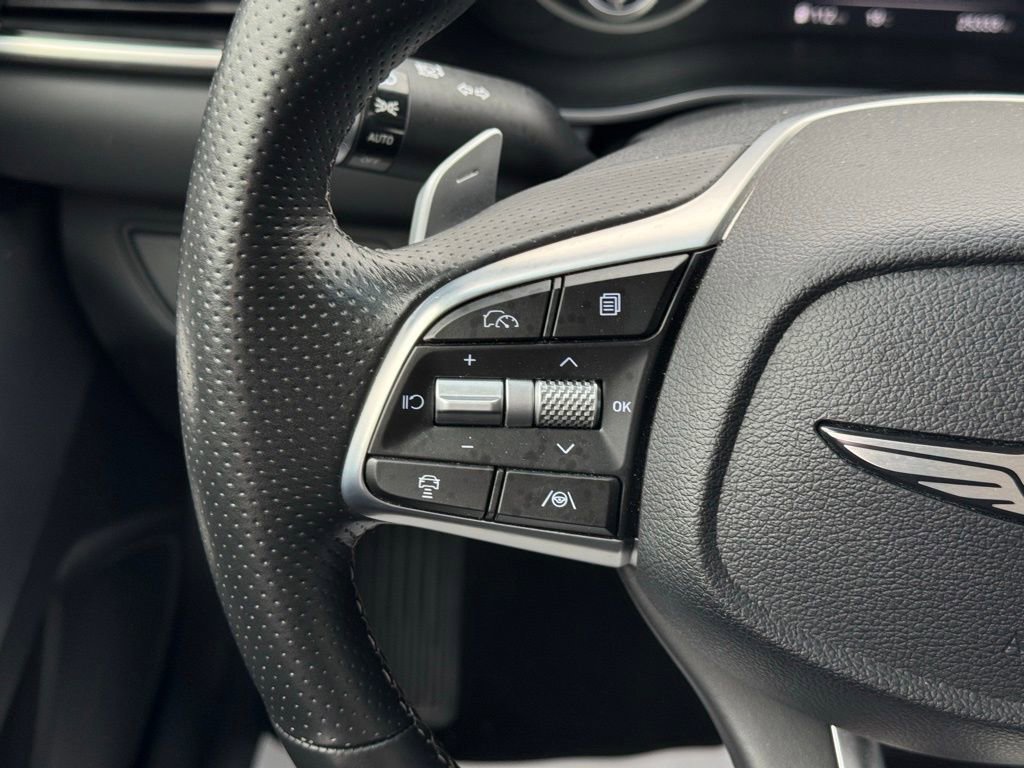 Used 2025 Genesis G70 2.5T image 35