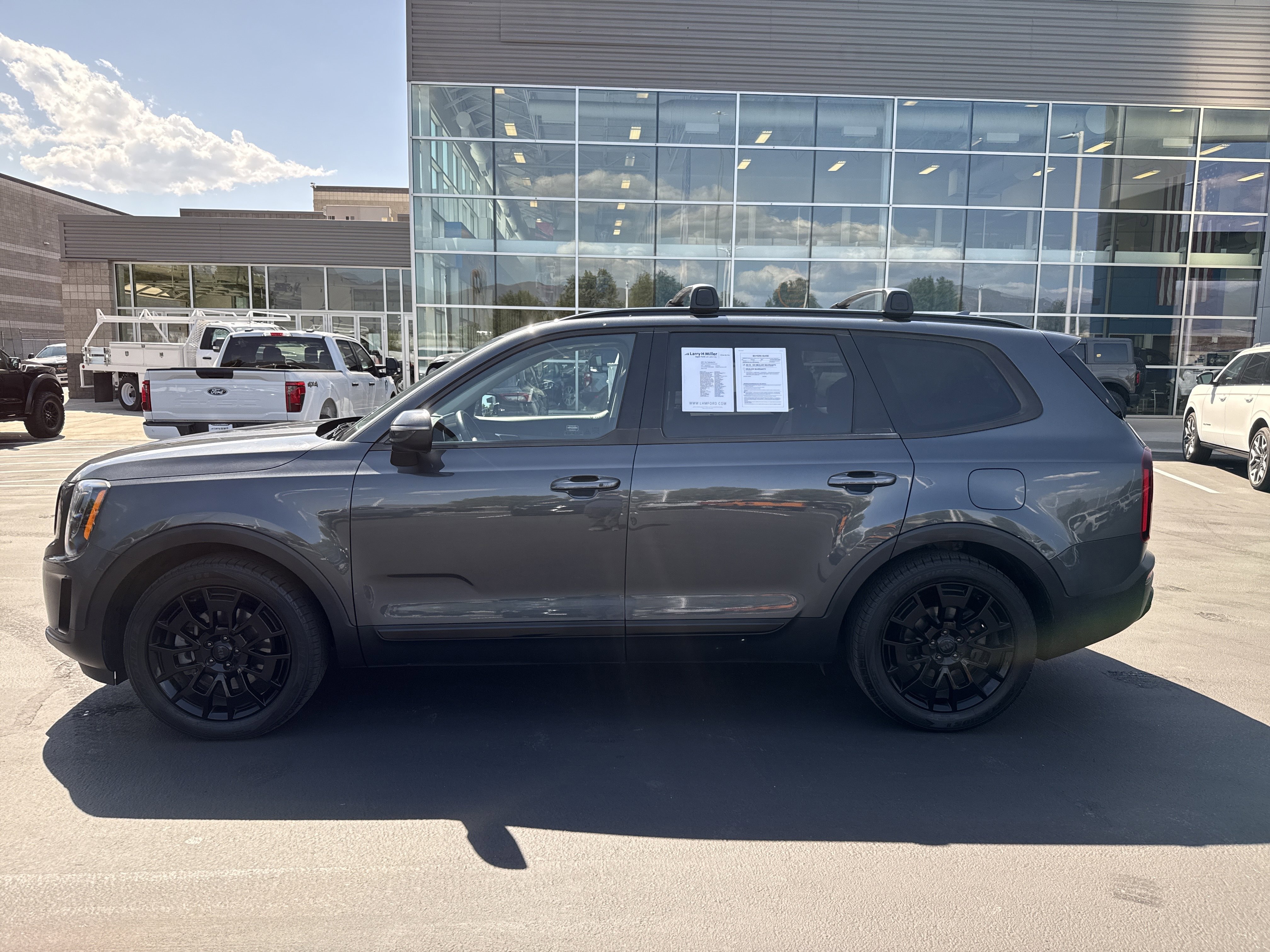 Used 2021 Kia Telluride EX w/ EX Premium Package AWD/4WD image 2