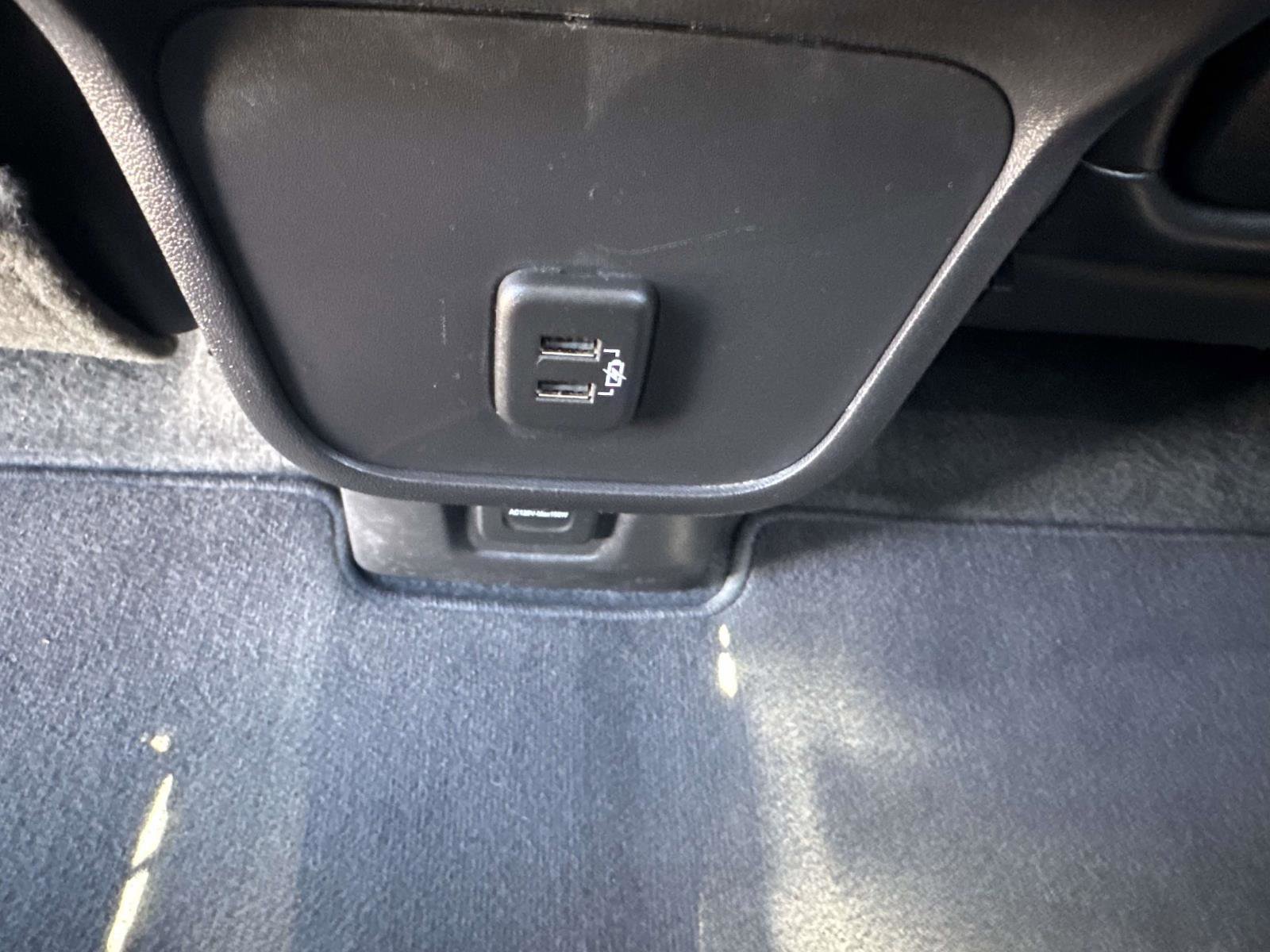 Used 2024 GMC Terrain SLT AWD/4WD image 18