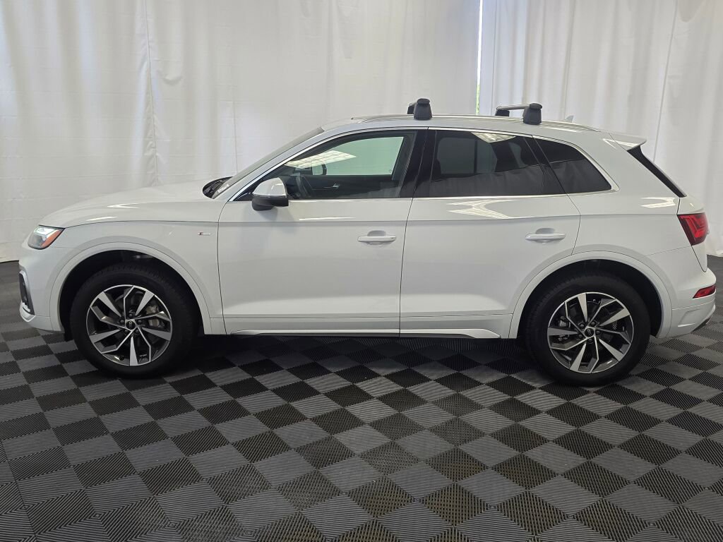 Certified 2025 Audi Q5 2.0T Premium Plus image 3