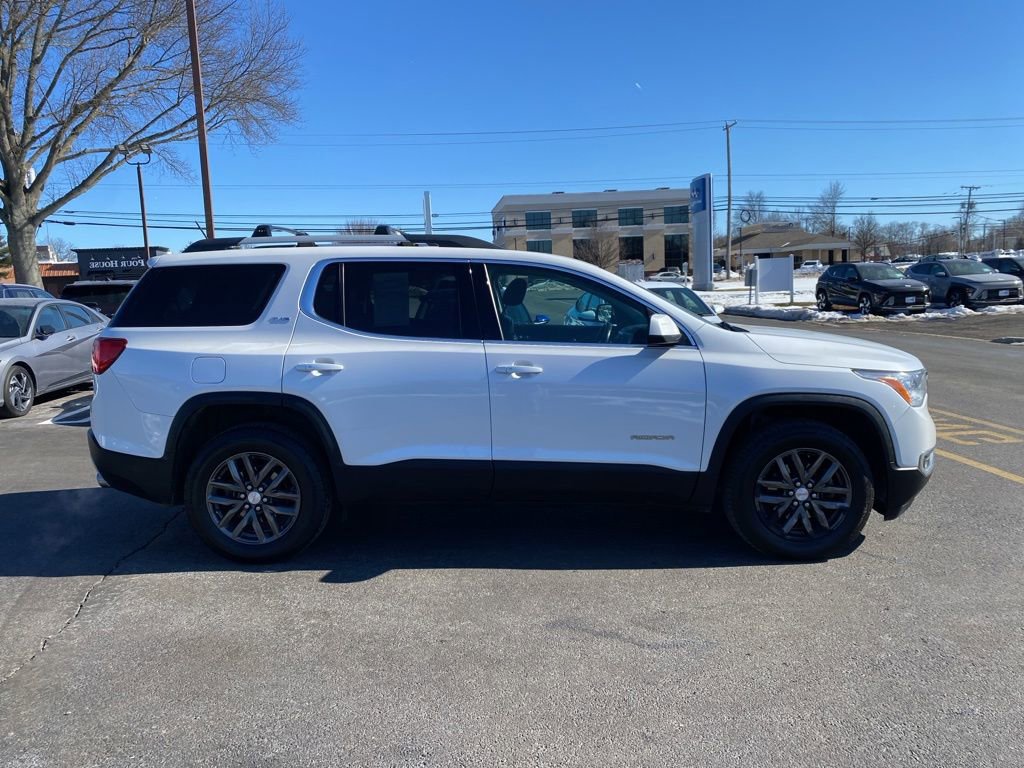 Used 2019 GMC Acadia SLT image 2