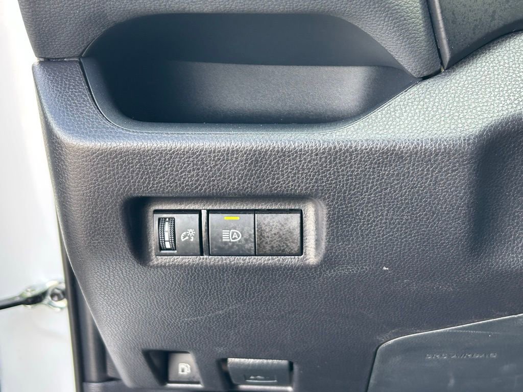 Used 2025 Toyota RAV4 XLE image 16