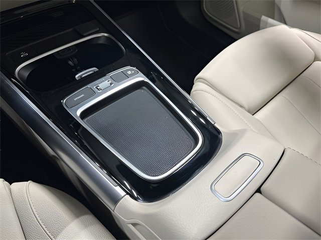 Used 2025 Mercedes-Benz GLA 250 4MATIC image 25