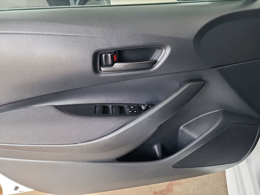 Used 2025 Toyota Corolla LE FWD image 13