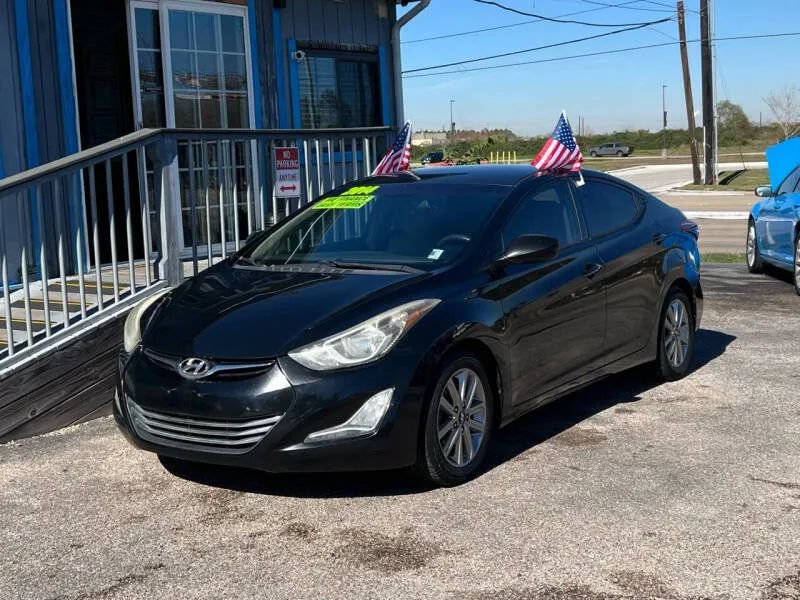 Used 2014 Hyundai Elantra SE w/ Option Group 02 FWD image 2