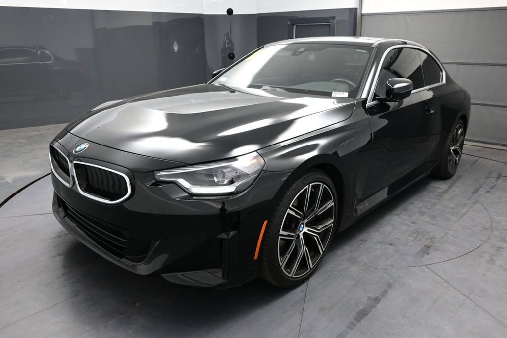 Used 2022 BMW 230i Coupe w/ Convenience Package RWD image 2
