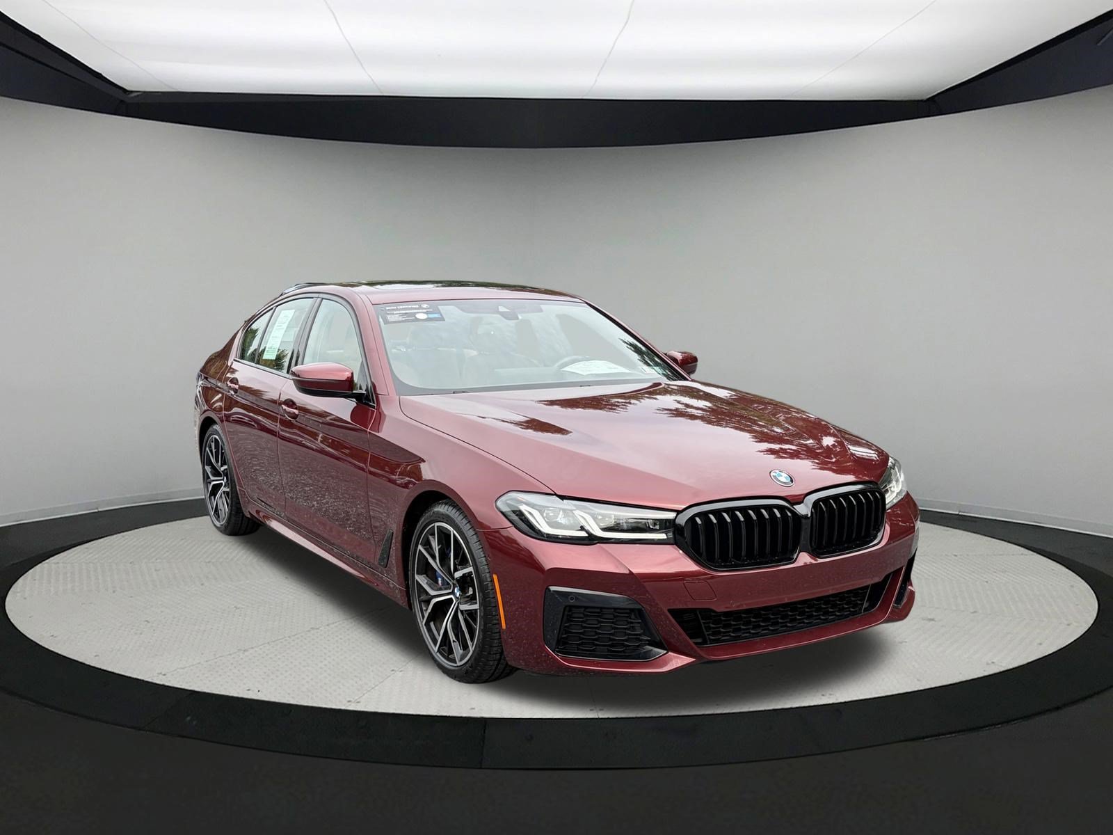 Certified 2023 BMW 530i xDrive w/ M Sport Package AWD/4WD image 3