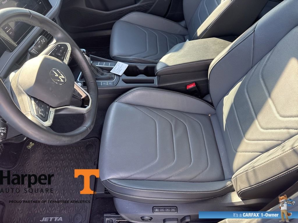 Used 2025 Volkswagen Jetta SEL image 13