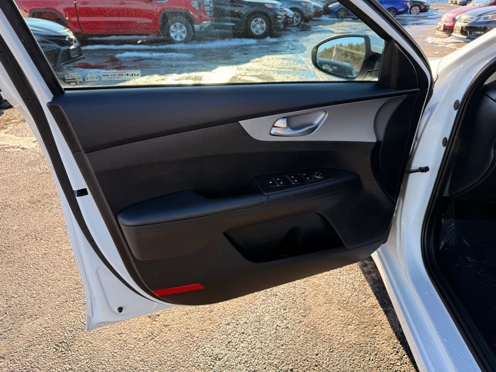 Used 2023 Kia Forte LXS image 20