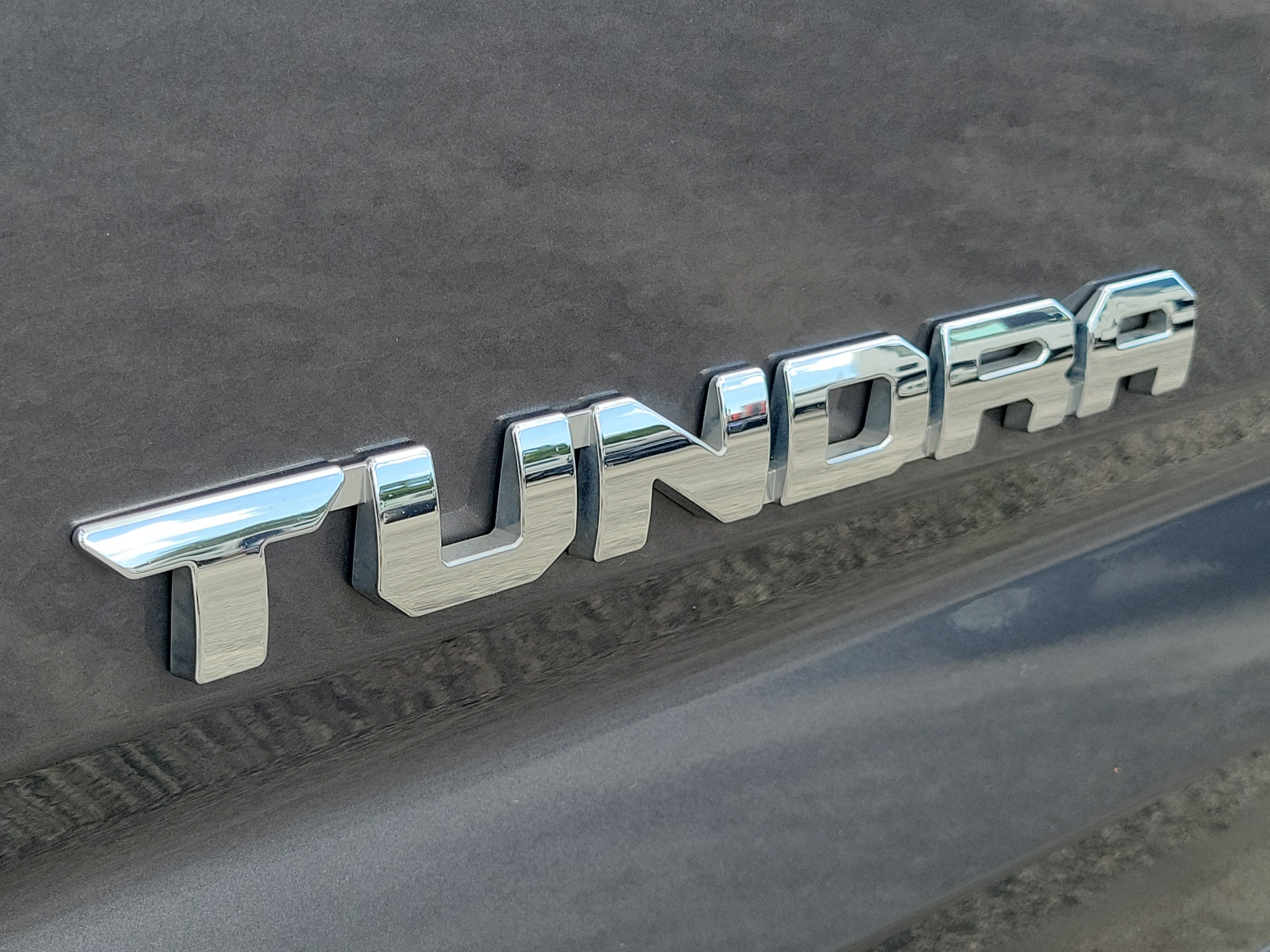 Used 2025 Toyota Tundra Limited AWD/4WD image 11