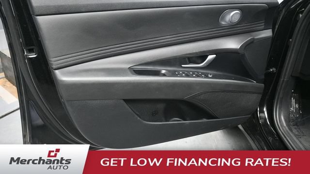 Used 2023 Hyundai Elantra SEL w/ Convenience Package FWD image 17