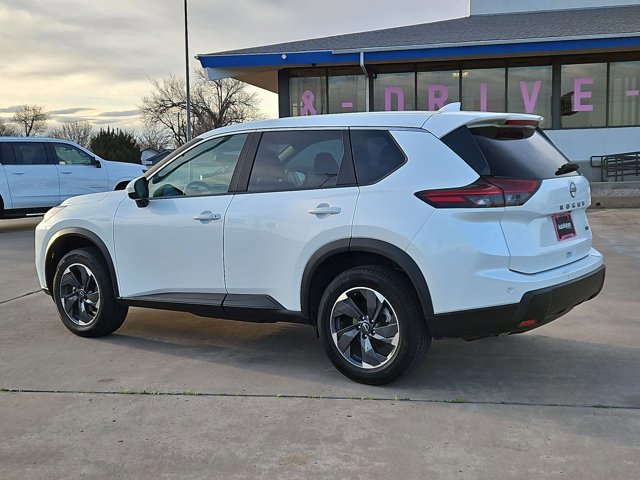 Used 2024 Nissan Rogue SV image 8