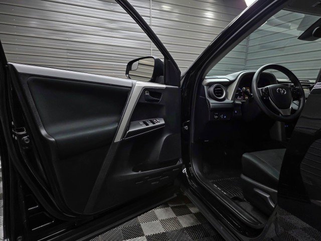 Used 2018 Toyota RAV4 LE w/ All Weather Liner Package AWD/4WD image 29