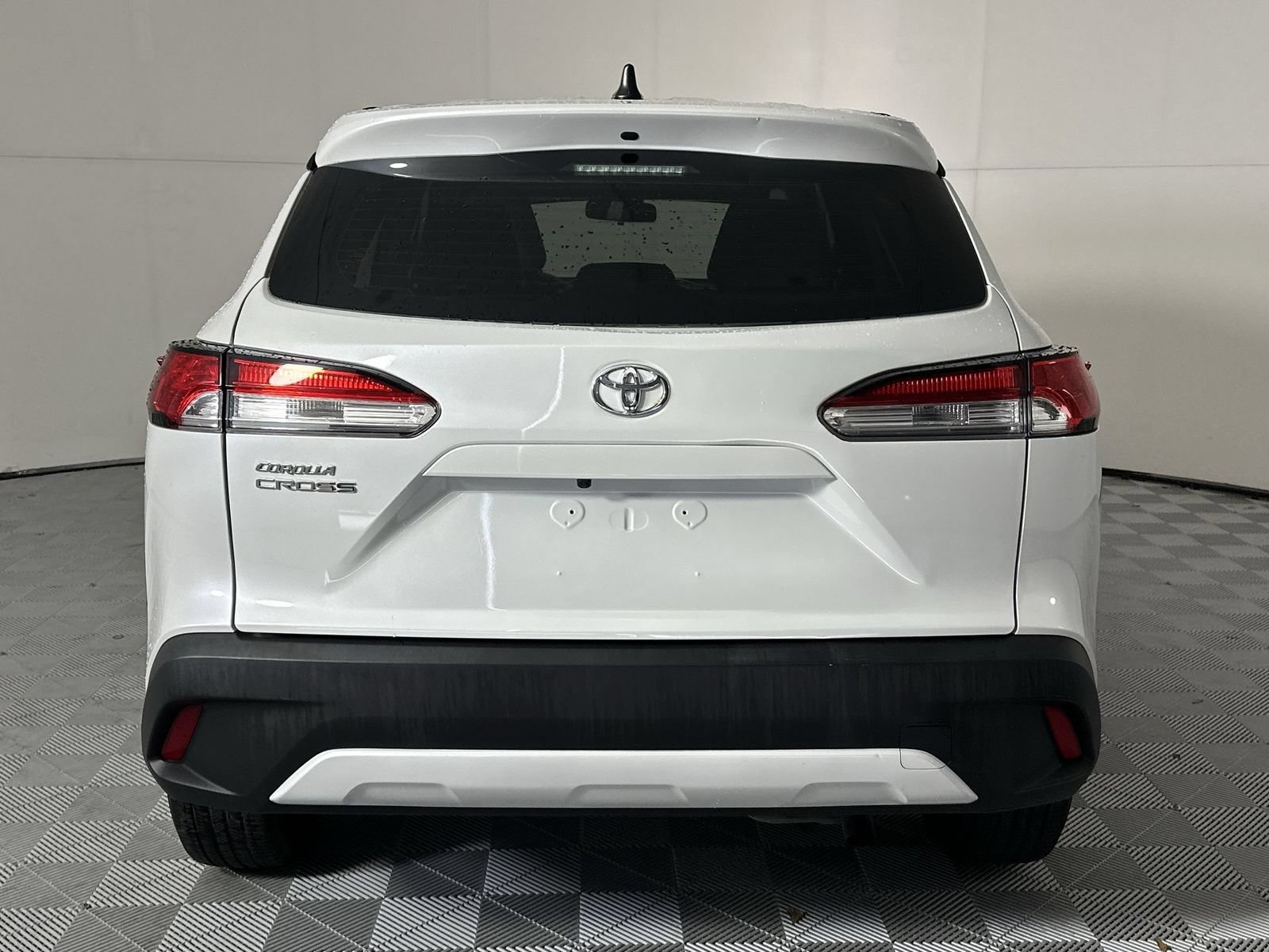 Used 2022 Toyota Corolla Cross L FWD image 7