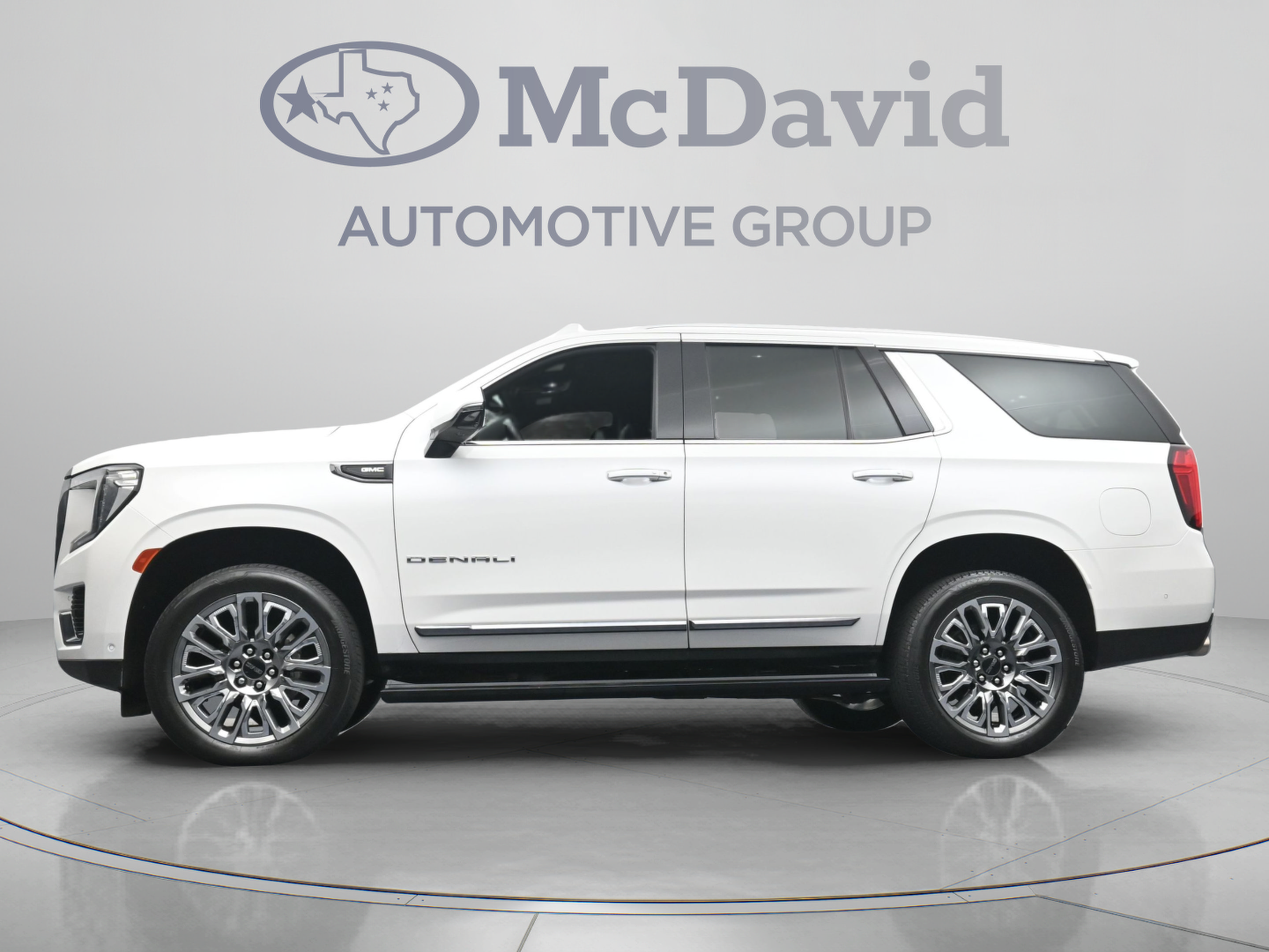 Used 2024 GMC Yukon Denali Ultimate AWD/4WD image 29
