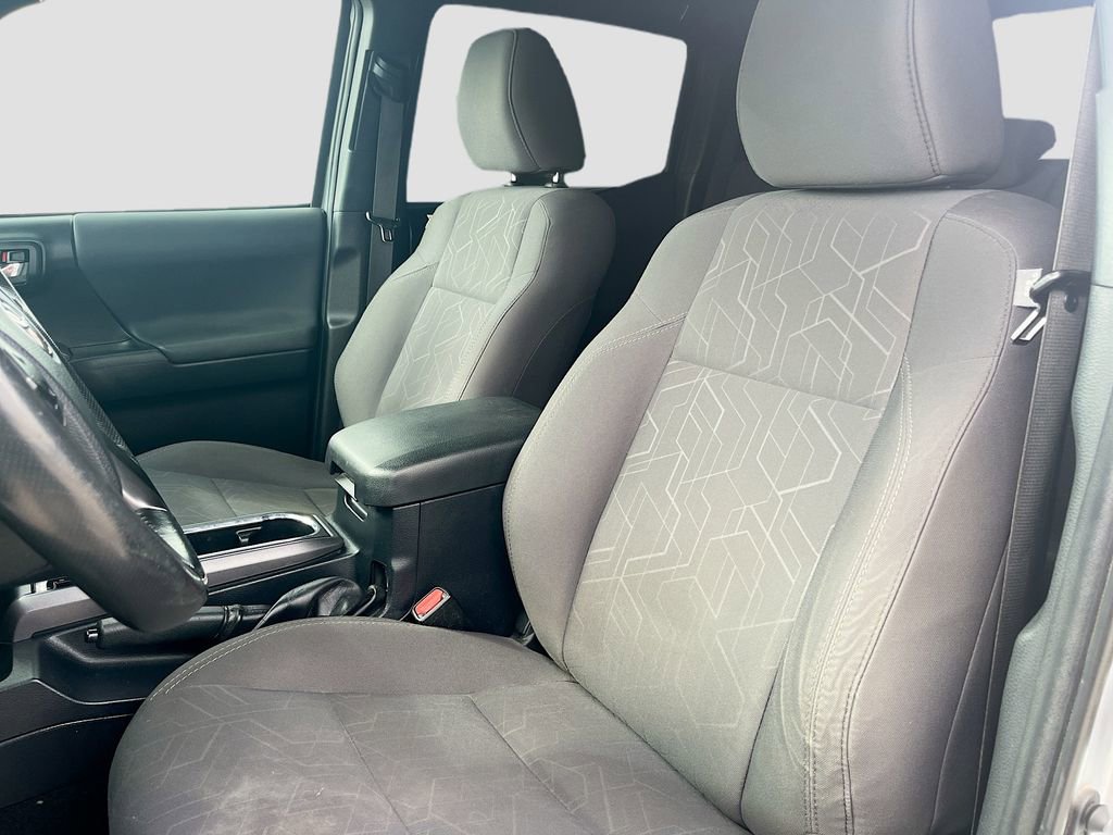 Used 2018 Toyota Tacoma TRD Sport image 21