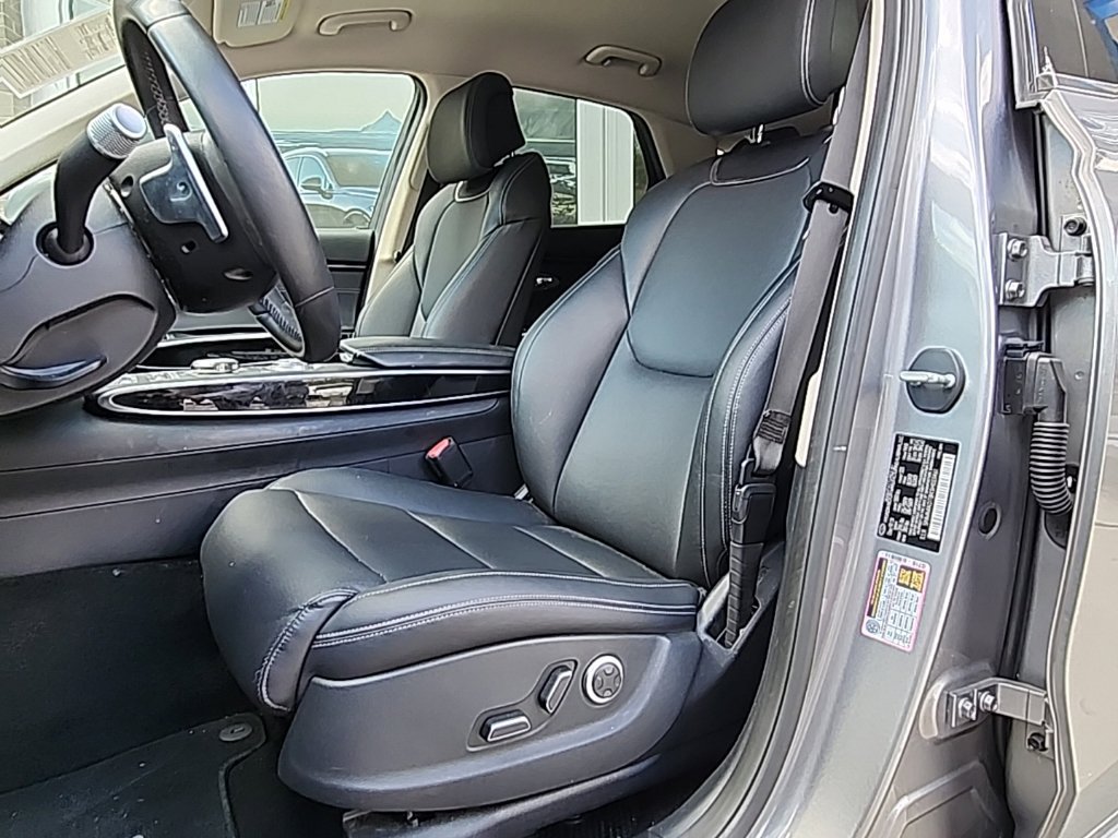 Used 2025 Genesis GV70 2.5T AWD/4WD image 7