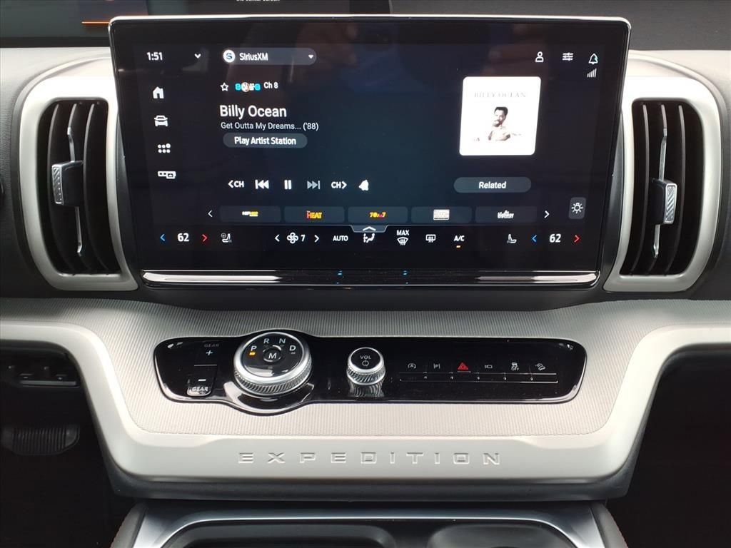 Used 2025 Ford Expedition Active image 29