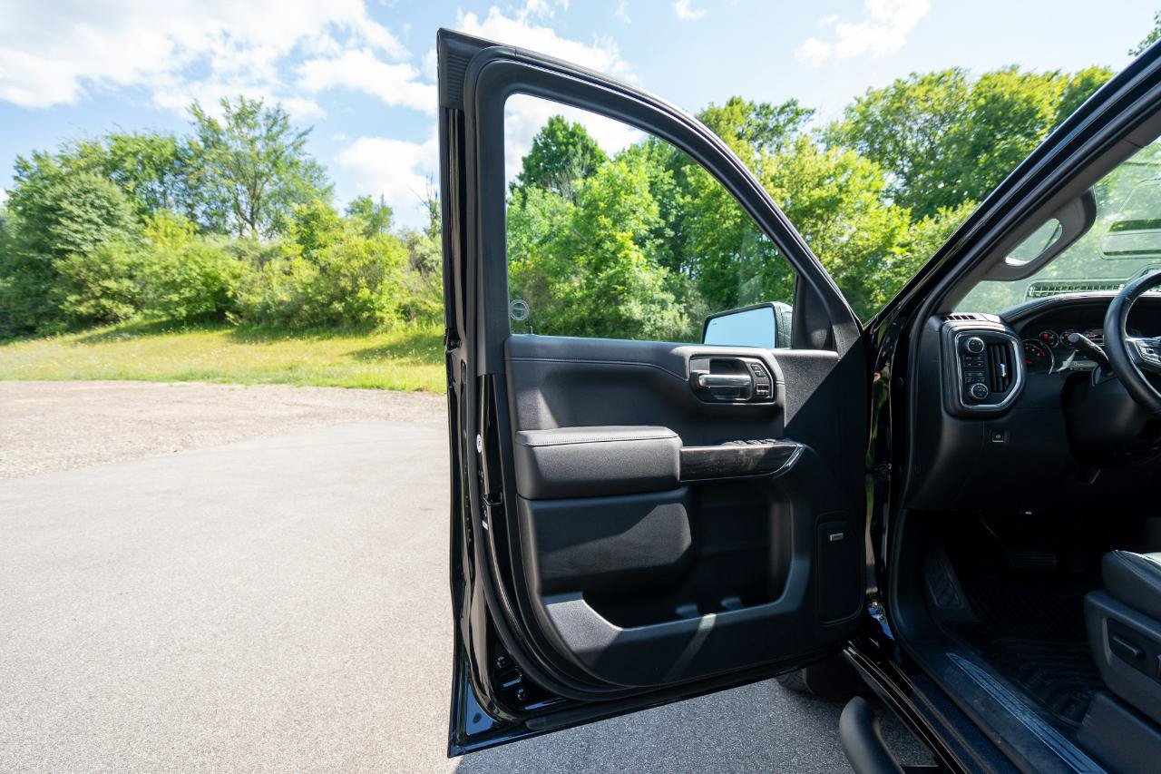 Used 2019 Chevrolet Silverado 1500 LTZ w/ LTZ Plus Package AWD/4WD image 10