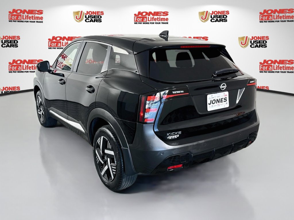 Certified 2025 Nissan Kicks SV FWD image 2