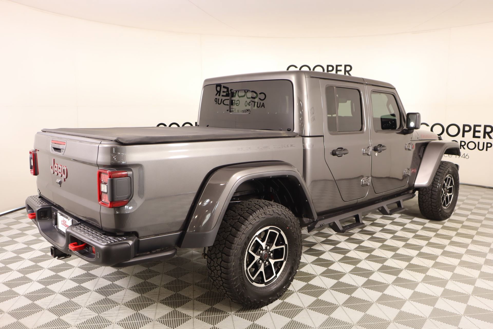 Used 2024 Jeep Gladiator Rubicon image 21