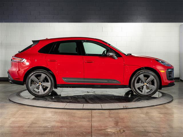 Certified 2025 Porsche Macan Turbo image 8