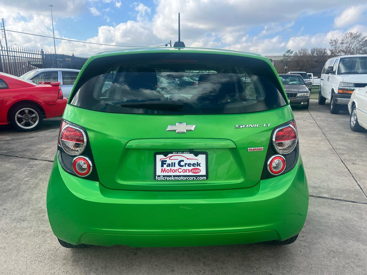 Used 2016 Chevrolet Sonic LT w/ Fun and Sun Package FWD image 4