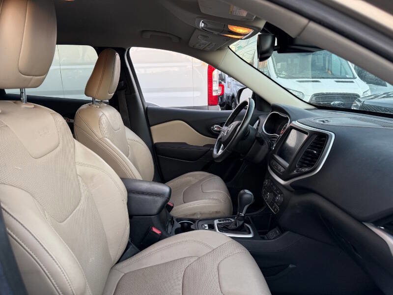 Used 2015 Jeep Cherokee Limited w/ Luxury Group image 7