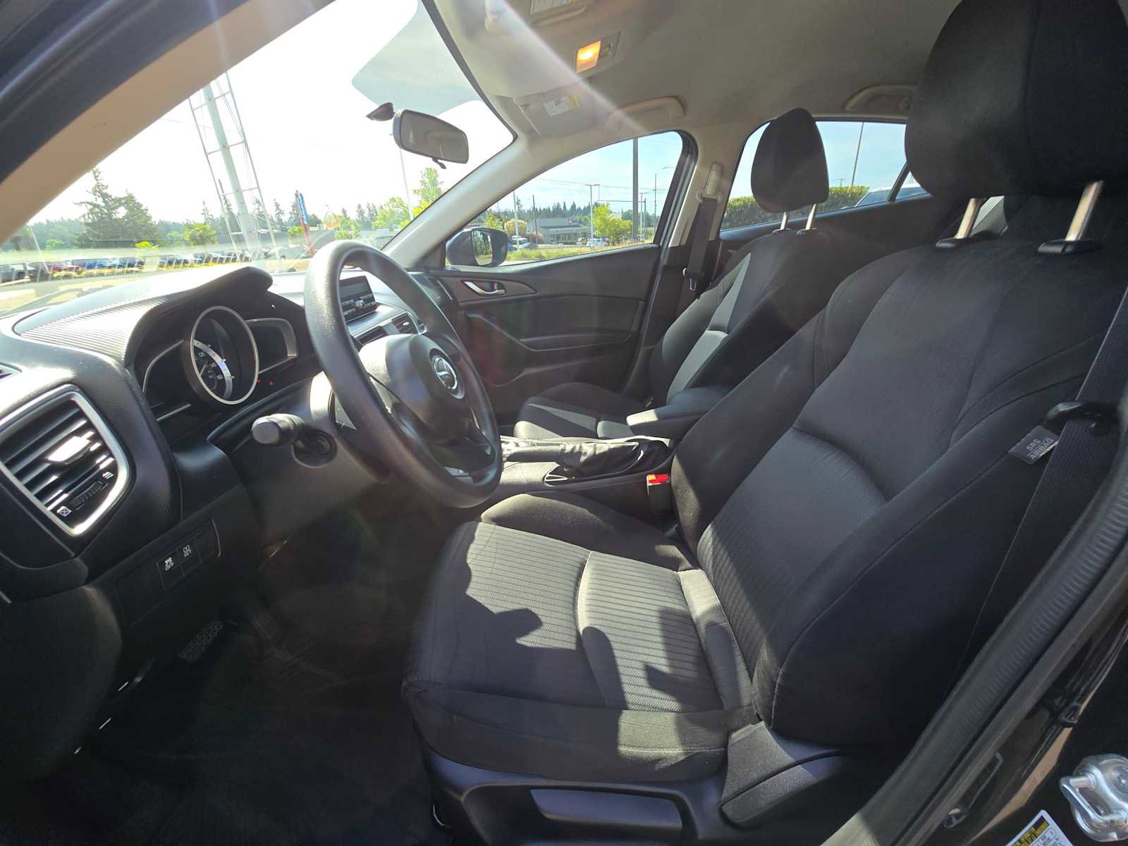 Used 2014 MAZDA MAZDA3 i SV FWD image 21