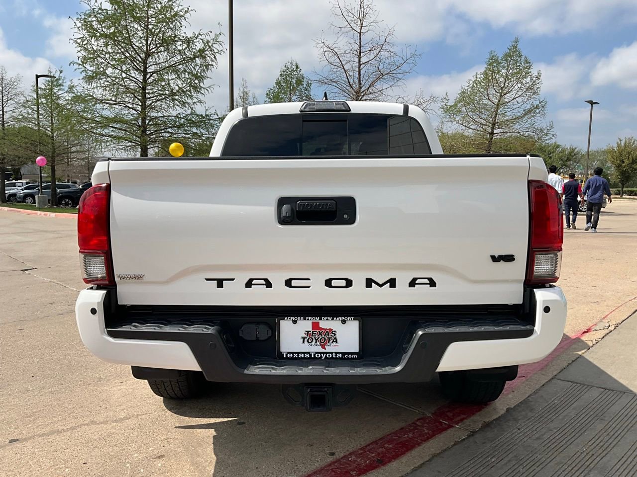 Used 2019 Toyota Tacoma TRD Sport w/ Technology Package image 7