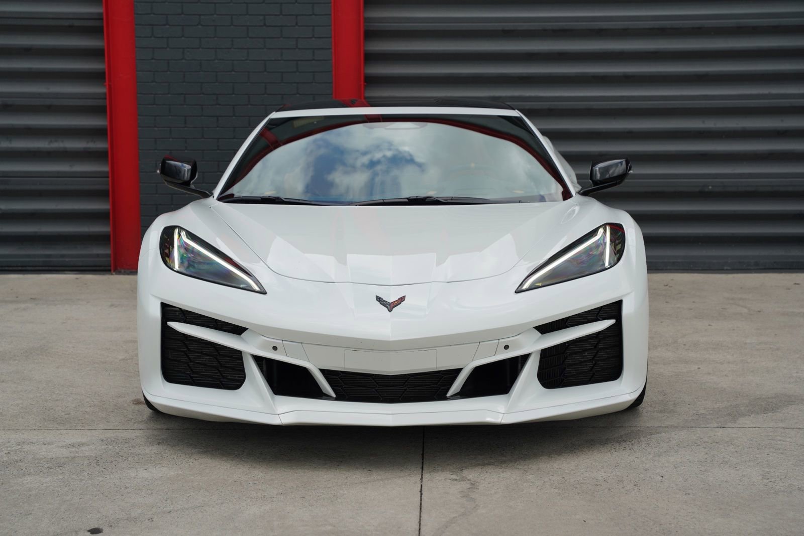 Used 2025 Chevrolet Corvette E-Ray w/ ZER Performance Package AWD/4WD image 2