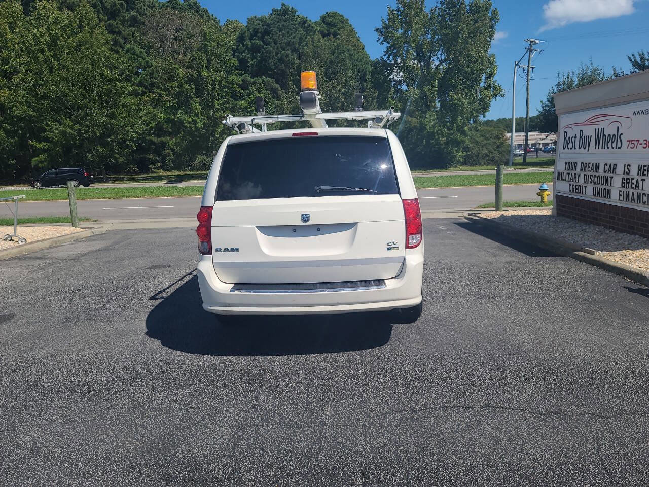 Used 2013 RAM C/V Tradesman image 6