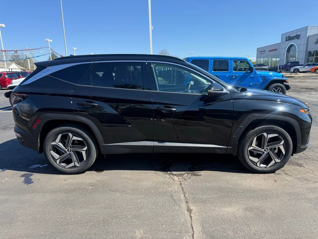 Used 2023 Hyundai Tucson Limited AWD/4WD image 2