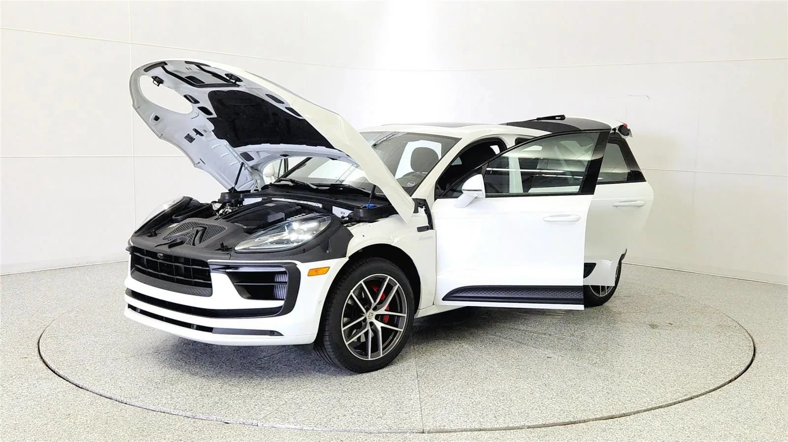 Used 2022 Porsche Macan S AWD/4WD image 10