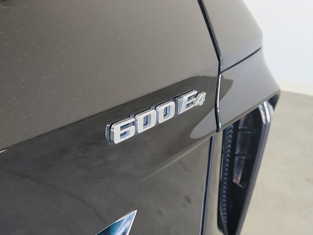 Used 2024 Cadillac Lyriq Sport w/ LPO, Floor Liner Package AWD/4WD image 8