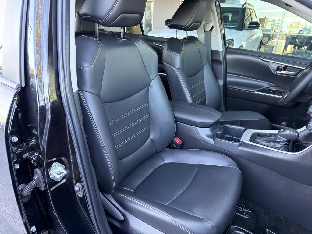 Used 2025 Toyota RAV4 XLE Premium w/ Weather Package AWD/4WD image 9