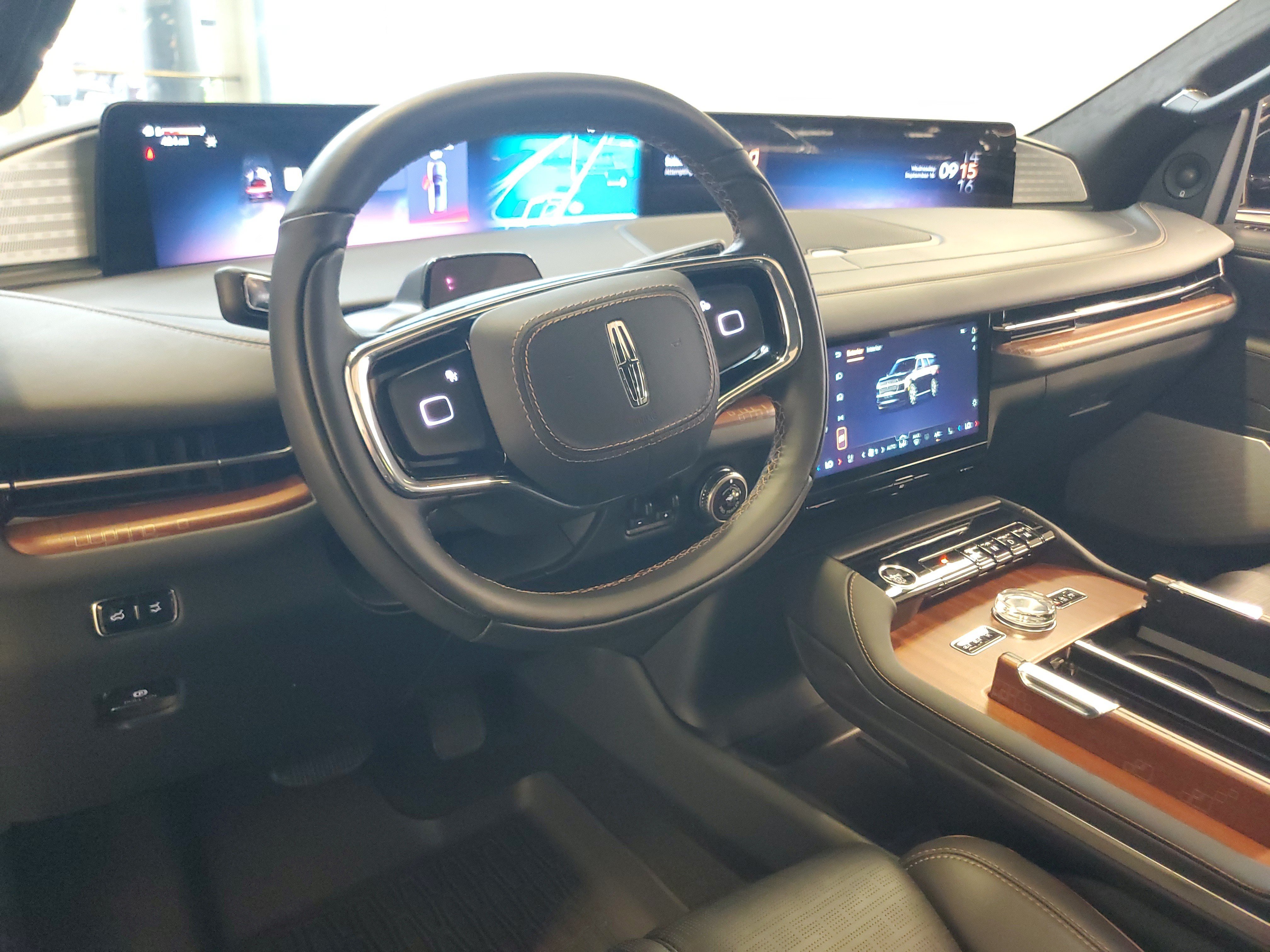 New 2026 Lincoln Navigator L Black Label AWD/4WD image 13