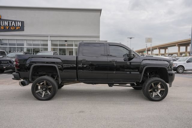 Used 2018 GMC Sierra 2500 Denali w/ Duramax Plus Package AWD/4WD image 4