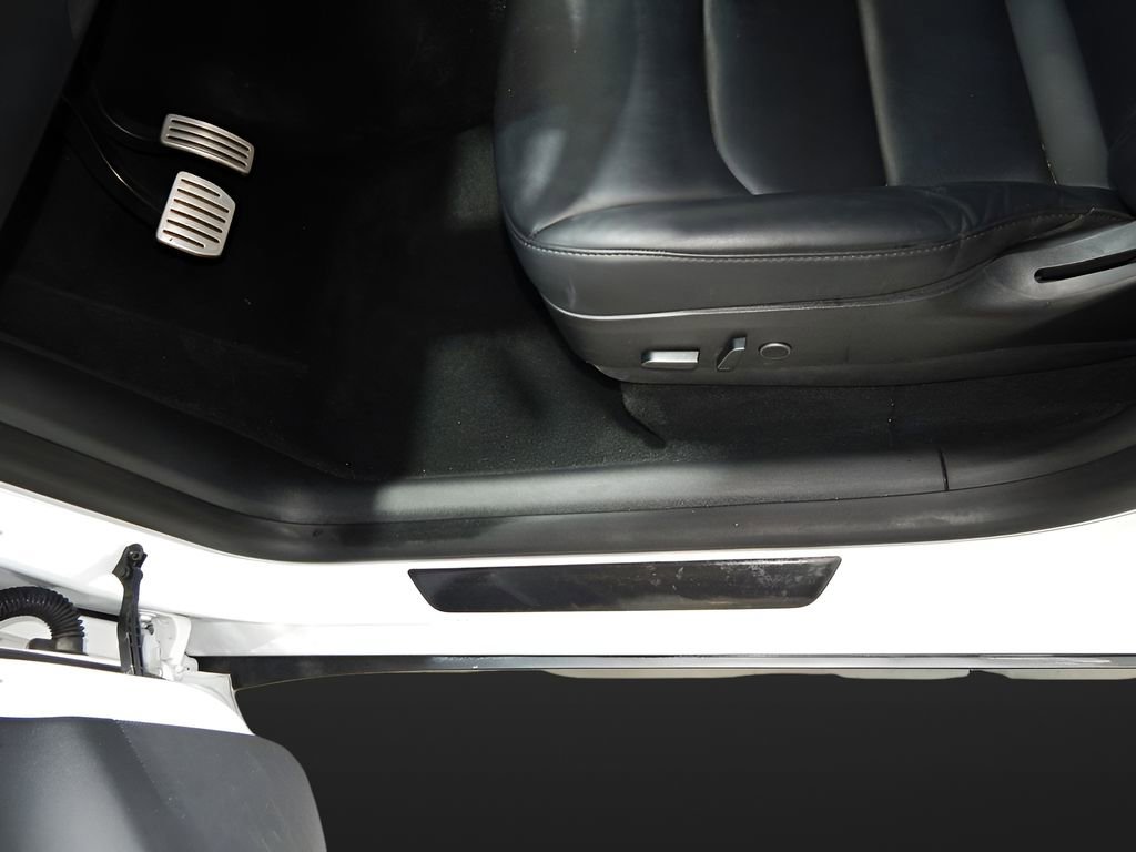 Used 2023 Tesla Model Y Long Range image 13